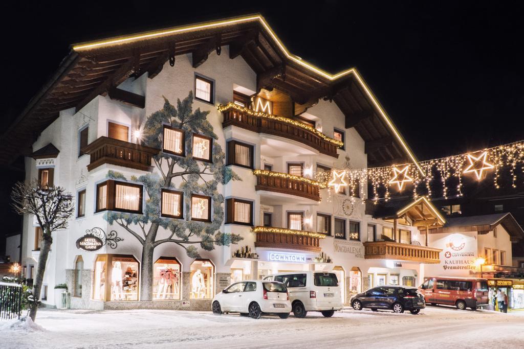 Hotel Magdalena B&B Mayrhofen Exteriör bild